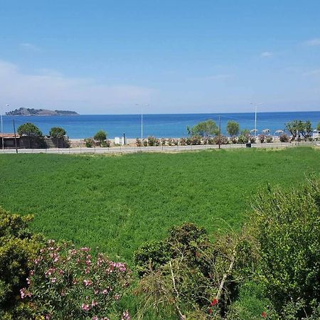 Islands Apartments Pétra Eksteriør bilde