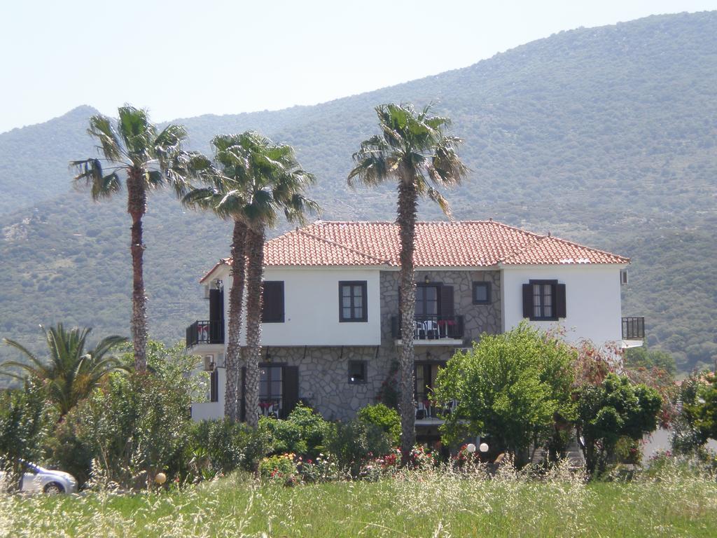 Islands Apartments Pétra Eksteriør bilde